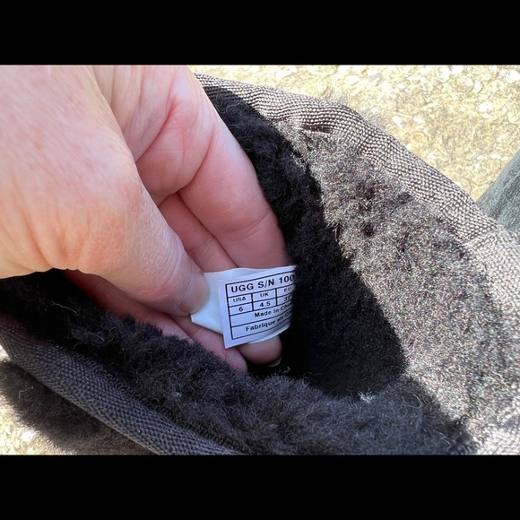 Ugg Carter Boots - Picture 9 of 10